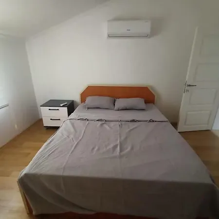 Muestakil Bahce Ve Havuzlu Villa Serik